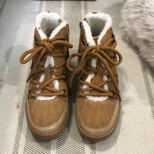 AE faux Sherpa fully lined lace up boot